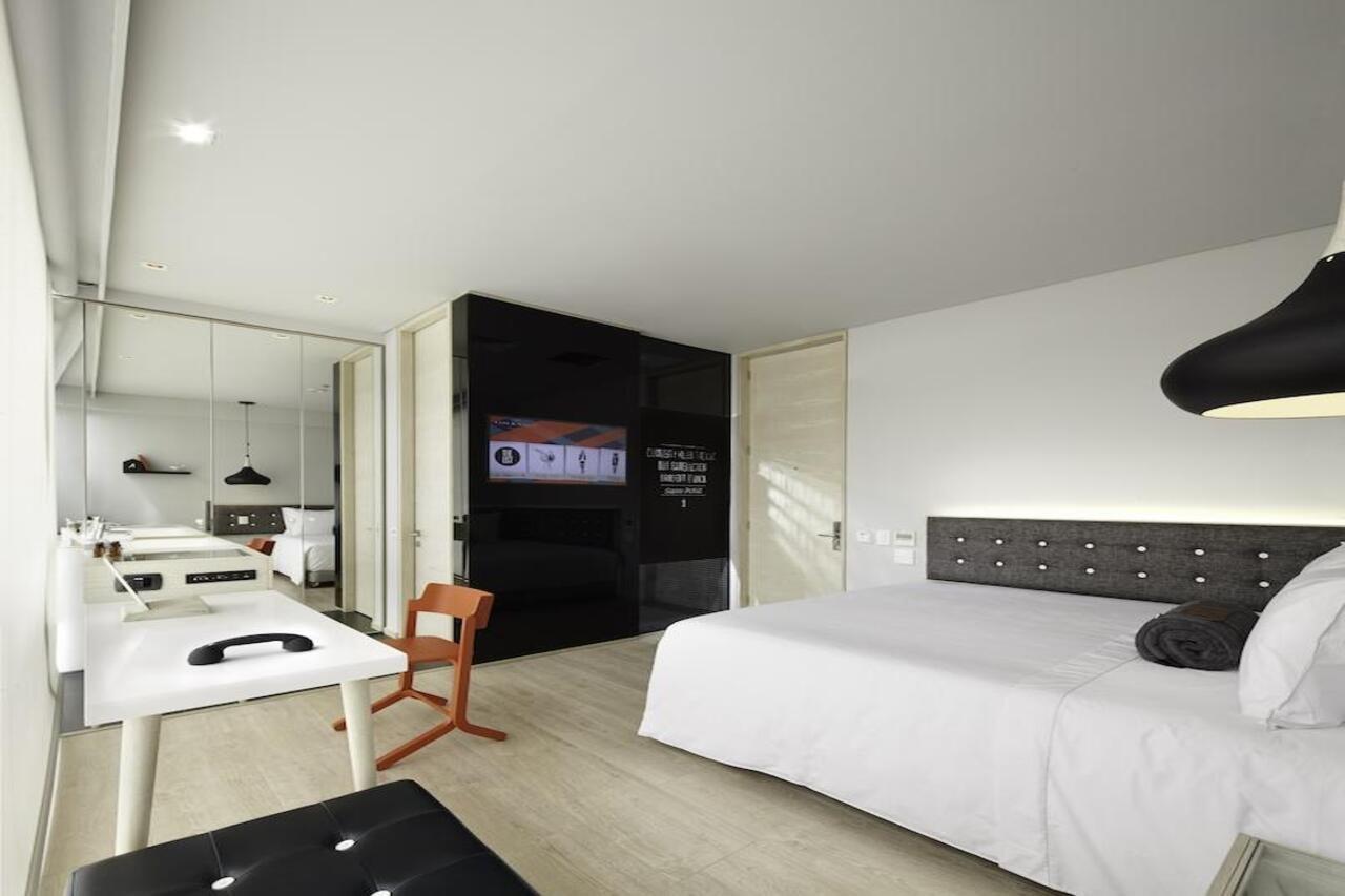 The Click Clack Hotel Bogota Luaran gambar A typical room at the hotel