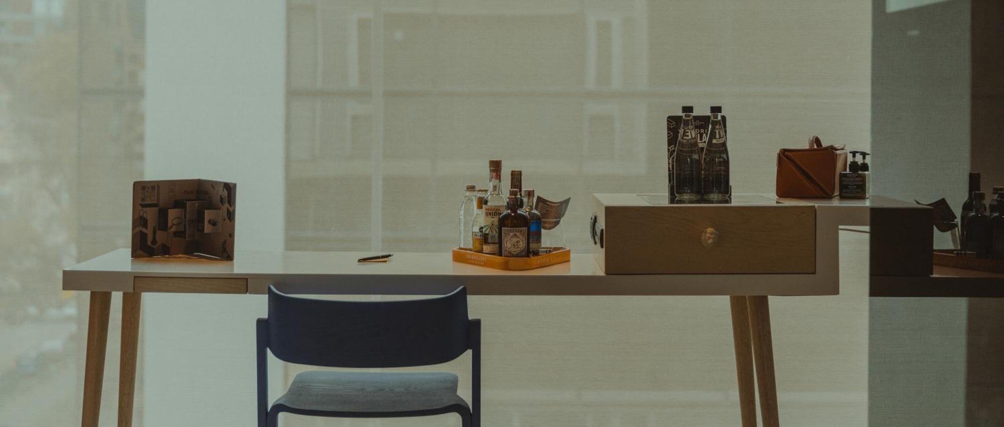 The Click Clack Hotel Bogota Luaran gambar A bar cart