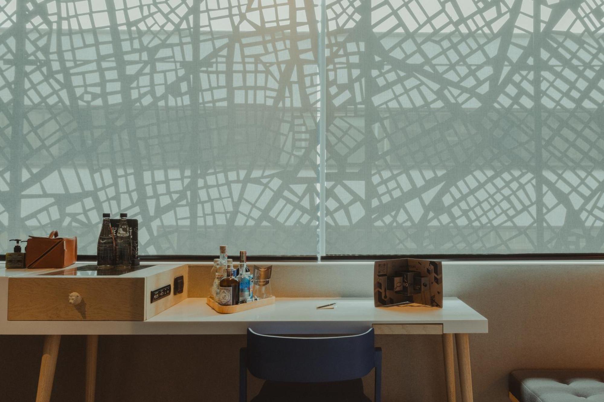 The Click Clack Hotel Bogota Luaran gambar A work desk in the lounge